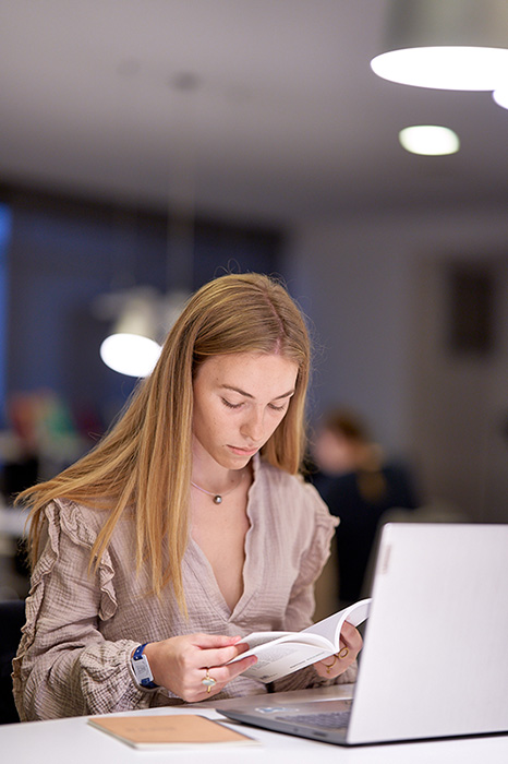 Etudiante en formation littéraire à l'UCLy